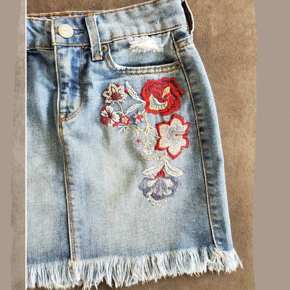 Aeropostale - Picture 8 of 8